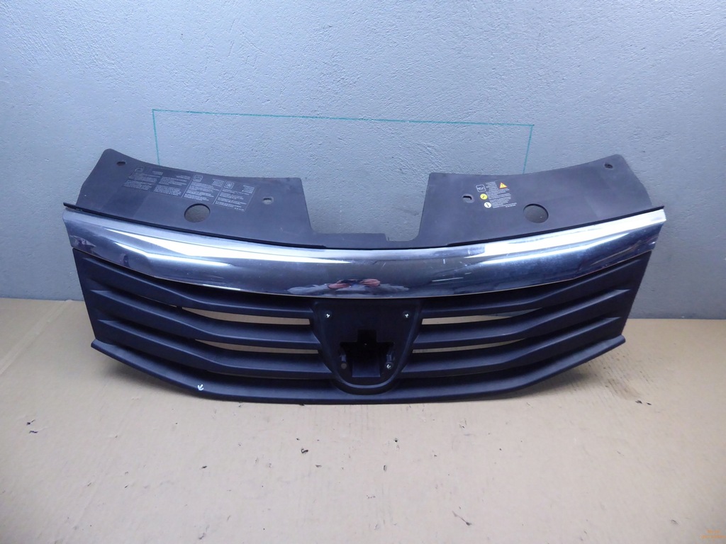 фото №1, Решётка радиатора решётка радиатора logo хром dacia sandero