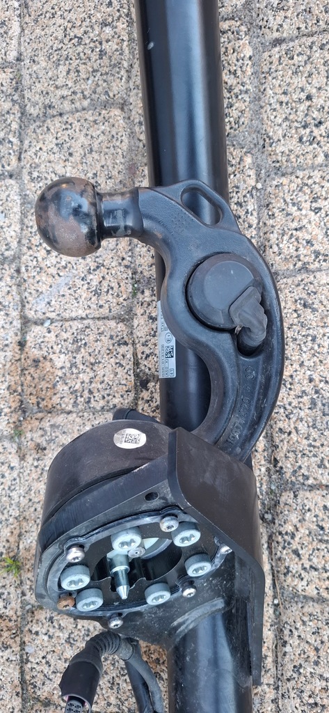 фото №10, Skoda octavia 4 iv 2019- hak буксировочный электрический 5e3803881b 5e3971541b