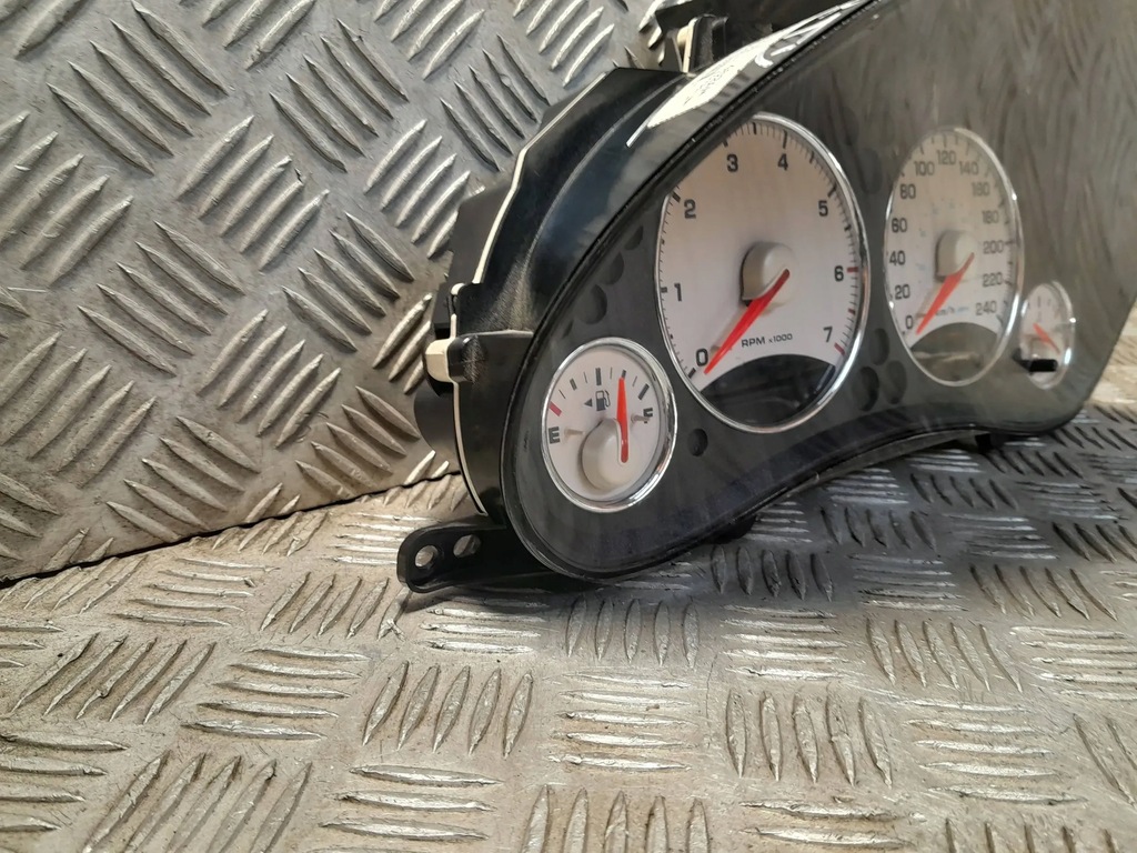 фото №7, Jeep cherokee liberty счетчик приборы 3.7 p56010462ah