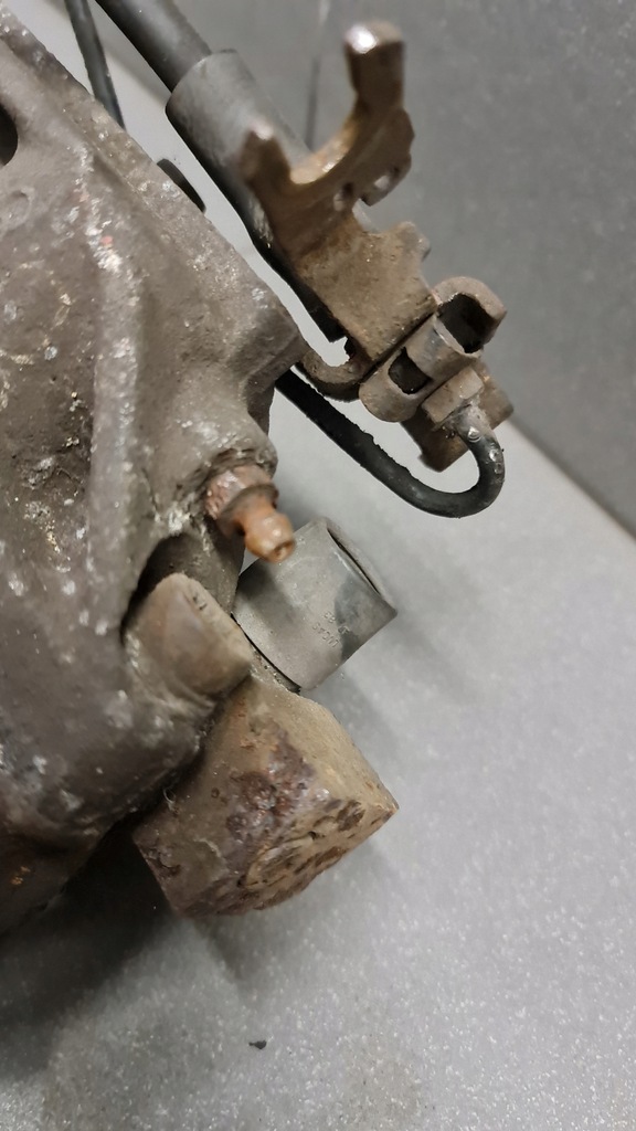 фото №6, Суппорт тормозной правый перед audi a8 d2