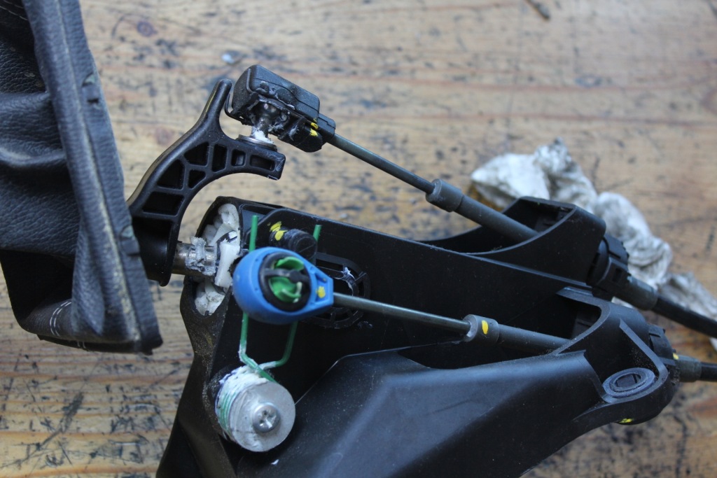 Троси перемикання передач toyota corolla verso 2 2.2 d4d d-cat Доставка