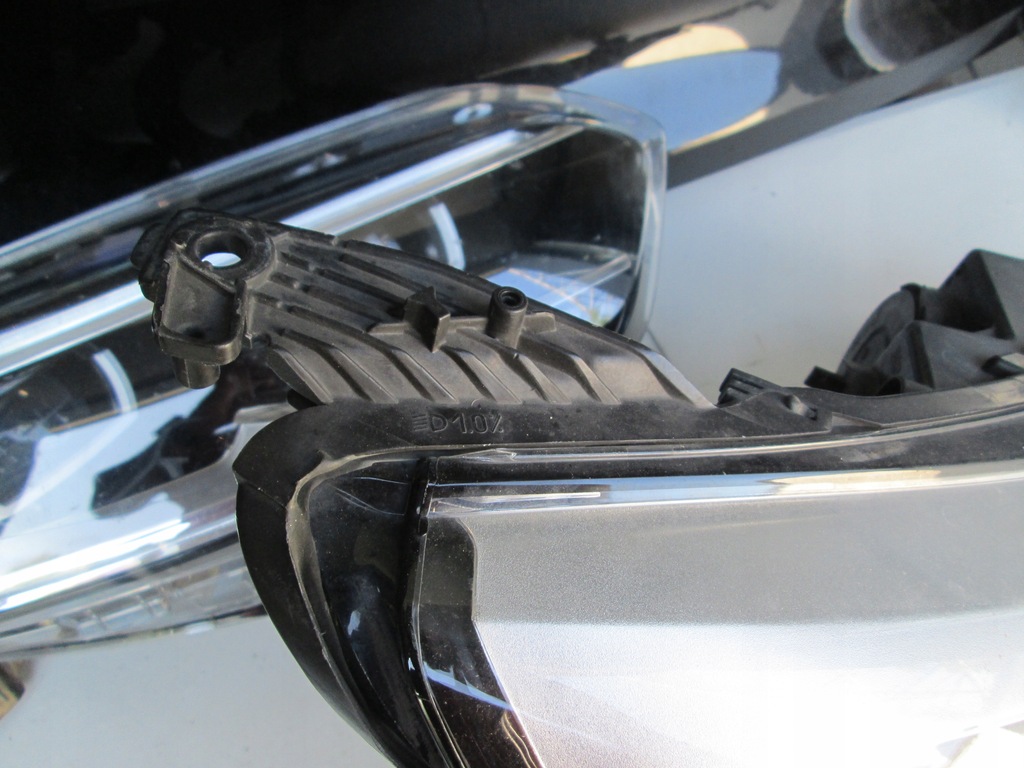 фото №4, Лампа правая renault megane iv led 260107670r