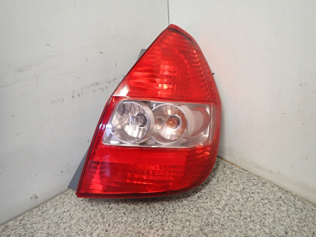 фото №1, Honda jazz 05-07 лампа задняя правая lift