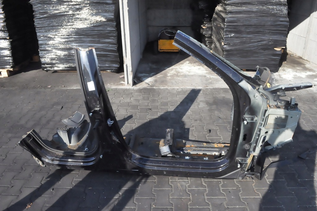 фото №1, Volvo xc60 ii блок двигателя порог правый