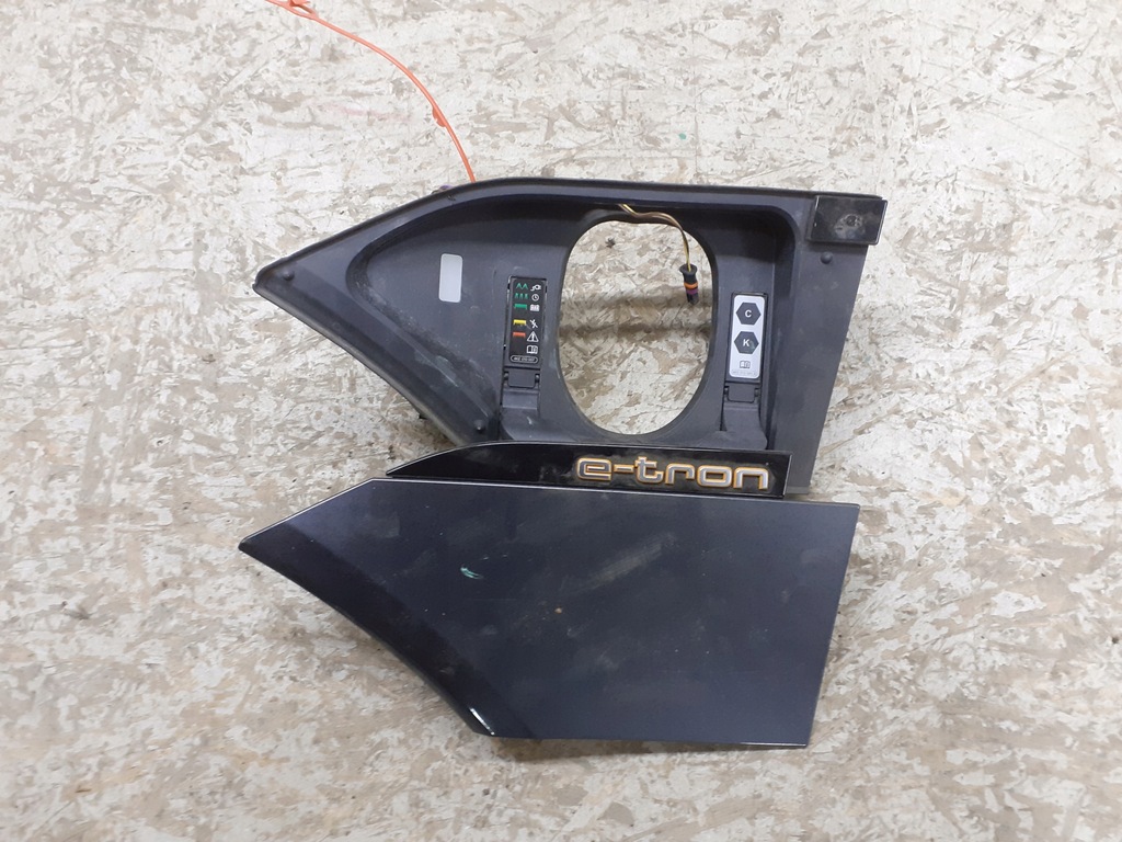 фото №5, Кришка роз'єм заряджання audi e-tron 4ke971375