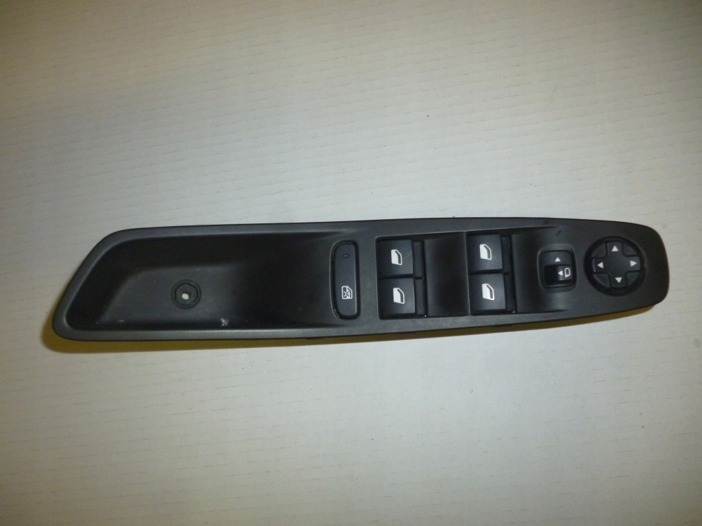 фото №1, Opel grandland x панель перемикач