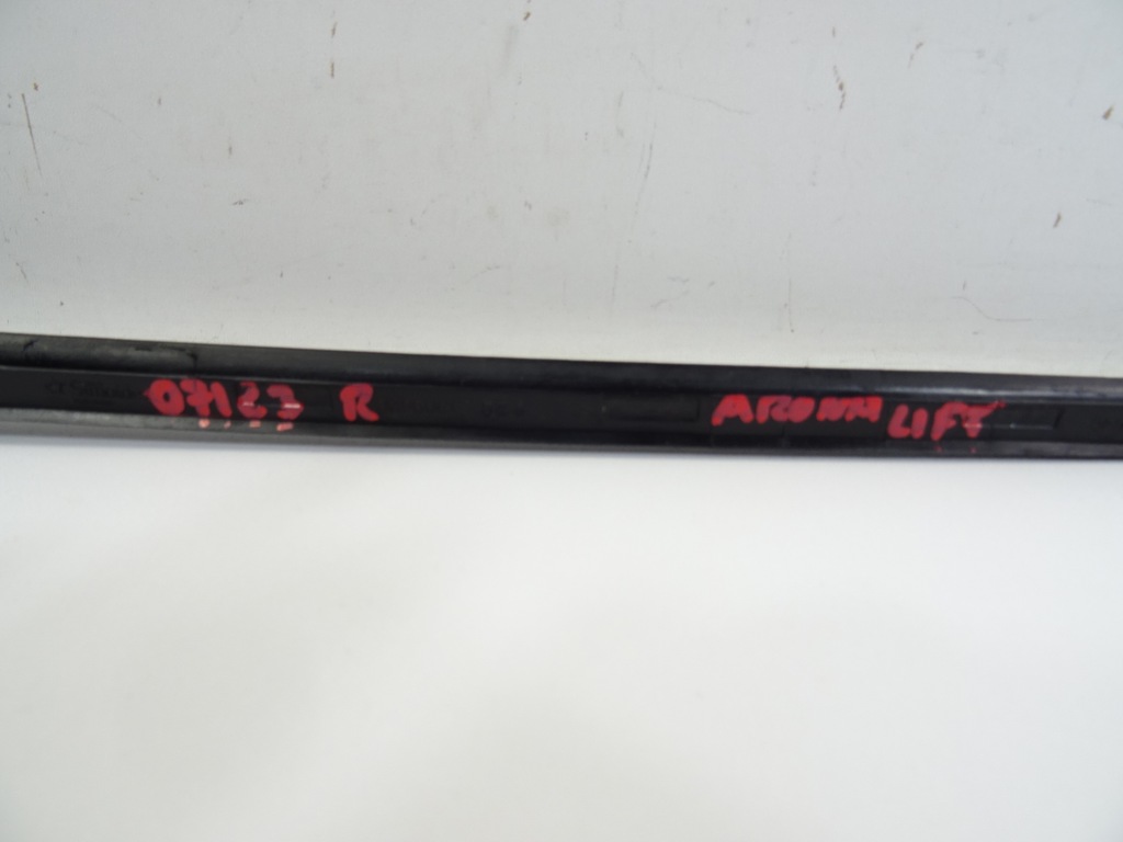 фото №6, Seat arona lift молдинг стекло лобовое правая 6f9854328