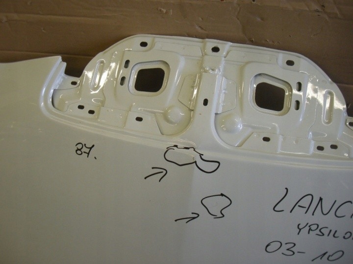 фото №3, Lancia ypsilon 2003 капот