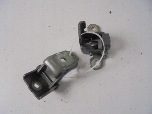 фото №1, Петли дверь левый задняя renault captur i 13 r