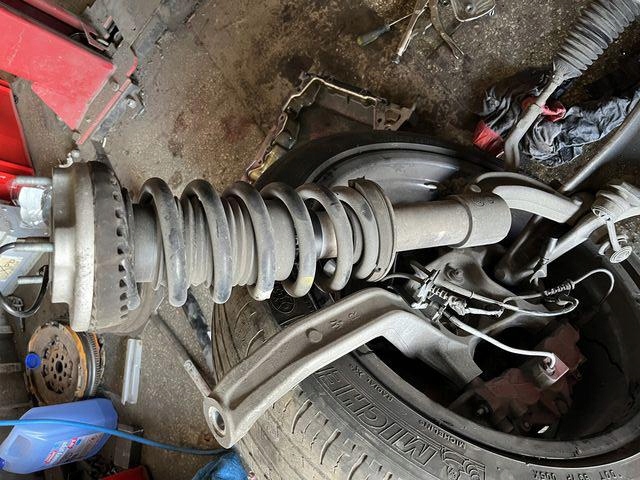 фото №1, Maserati quattroporte sq4 поворотный кулак, ступица рычаг