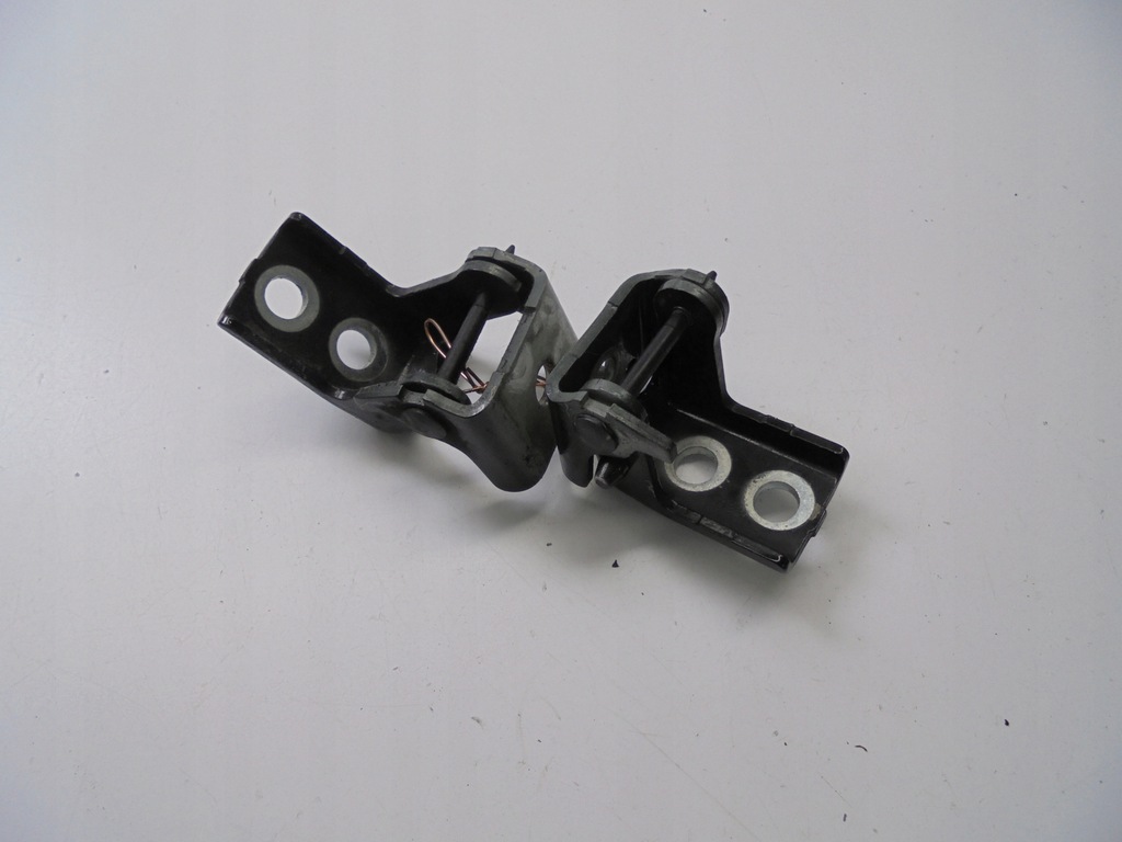 фото №1, Петли дверь правый задняя peugeot 2008 i przed lift 1.2 бензин 15 rok ktv