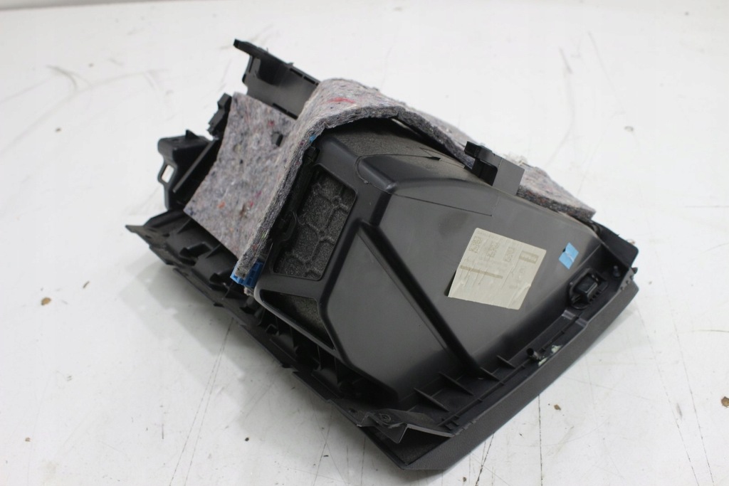 фото №9, Mercedes w117 бардачок пасажира eu