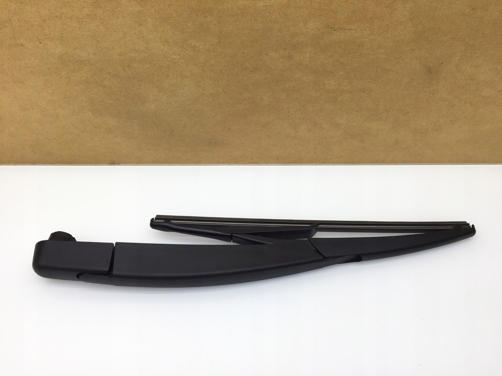 фото №1, Bmw i3 рычаг дворники крышки