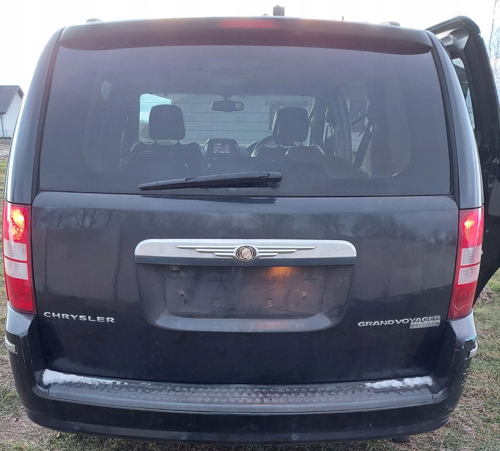 фото №1, Voyager town caravan 08-10r бампер задня limited