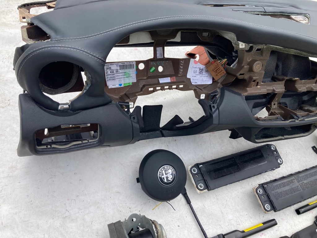 фото №5, Alfa roemo giulia панель приладів панель приладів консоль подушки безпеки