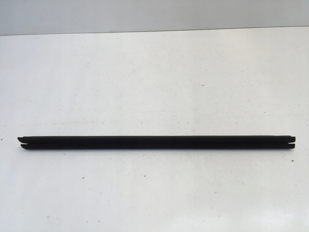 фото №1, Bmw 1 f40 2020 молдинг двері правий перед 7452368