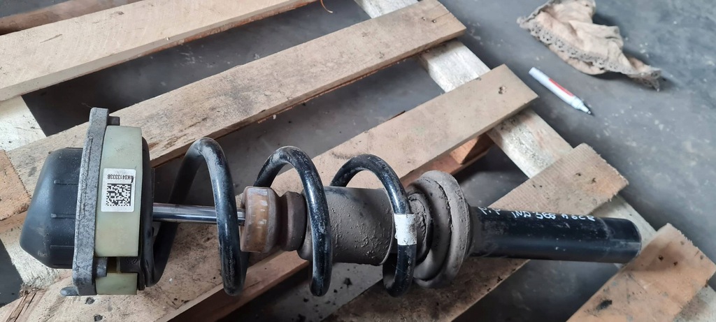 фото №11, A6 c8 4k амортизатор левый правый перед передний 4k0413031ah a7 4k