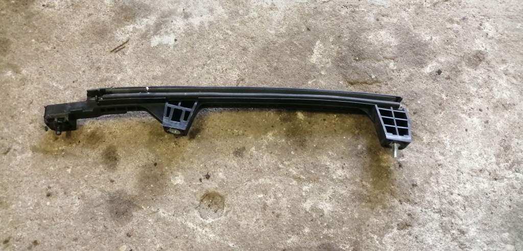 фото №1, Hyundai i30 iii напрямна скло лівий задня