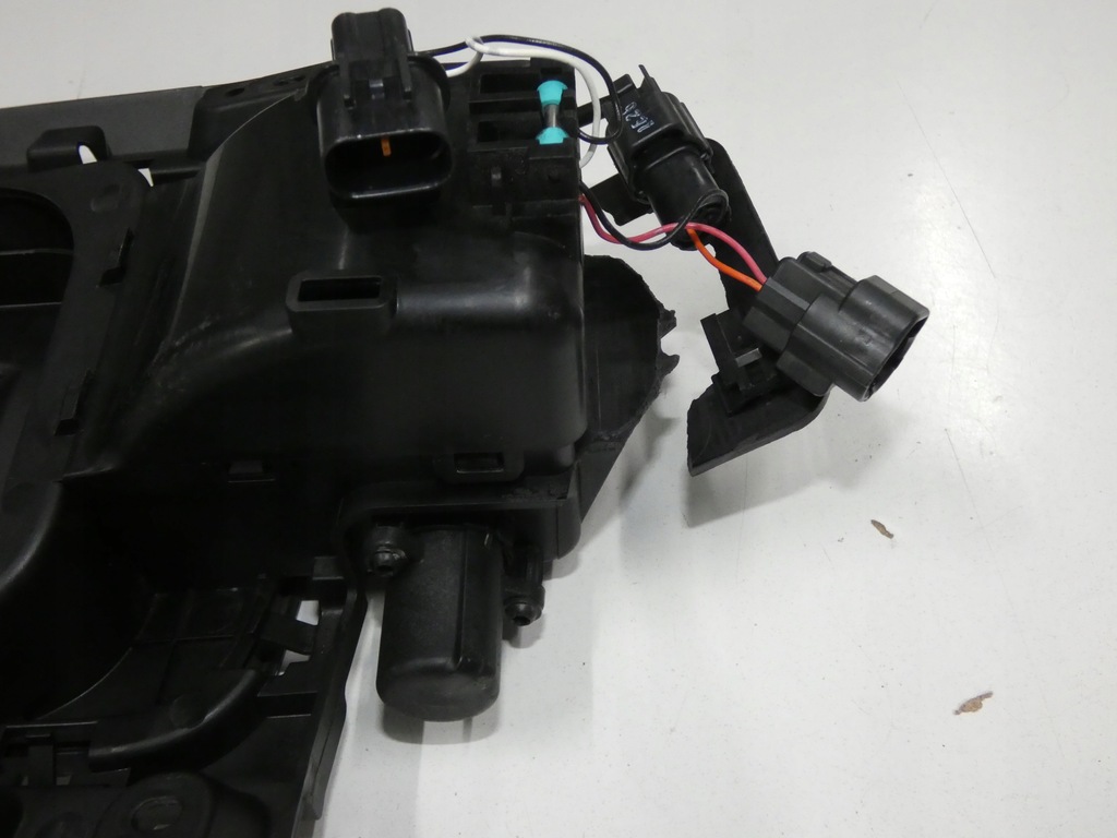 фото №9, Крышка, разъём зарядки kia niro ev/ e-niro 428.