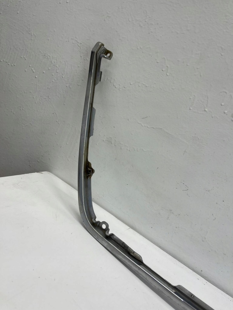 фото №3, Toyota auris 13- молдинг рамка хром решітка dół