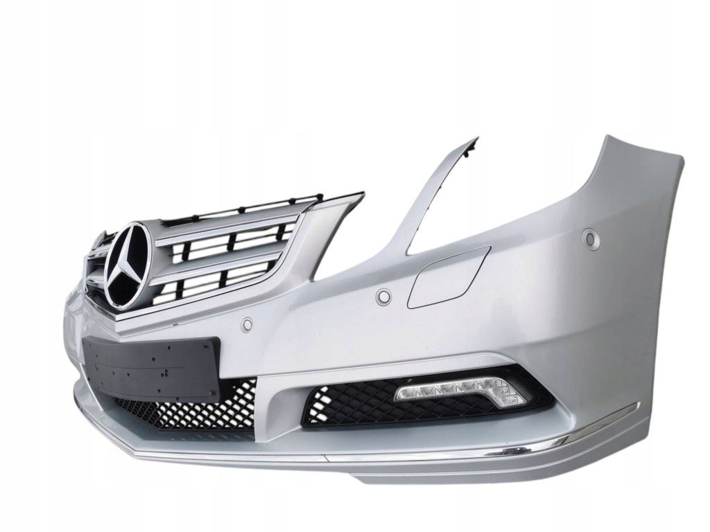 Бампер, решётка радиатора, решётка радиатора, решётки mercedes e-klasa w207 дорестайлинг  купе 334. в Украине