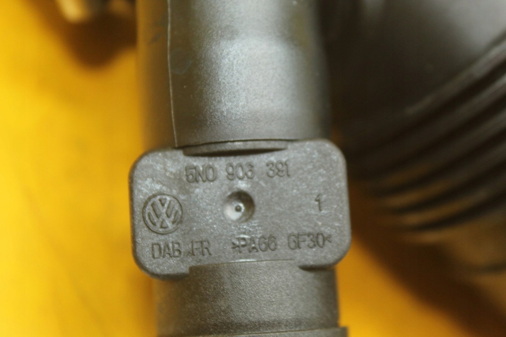фото №10, Пабтрубок  впускной воздуха vw passat b7 2.0 tdi 3c0129654q