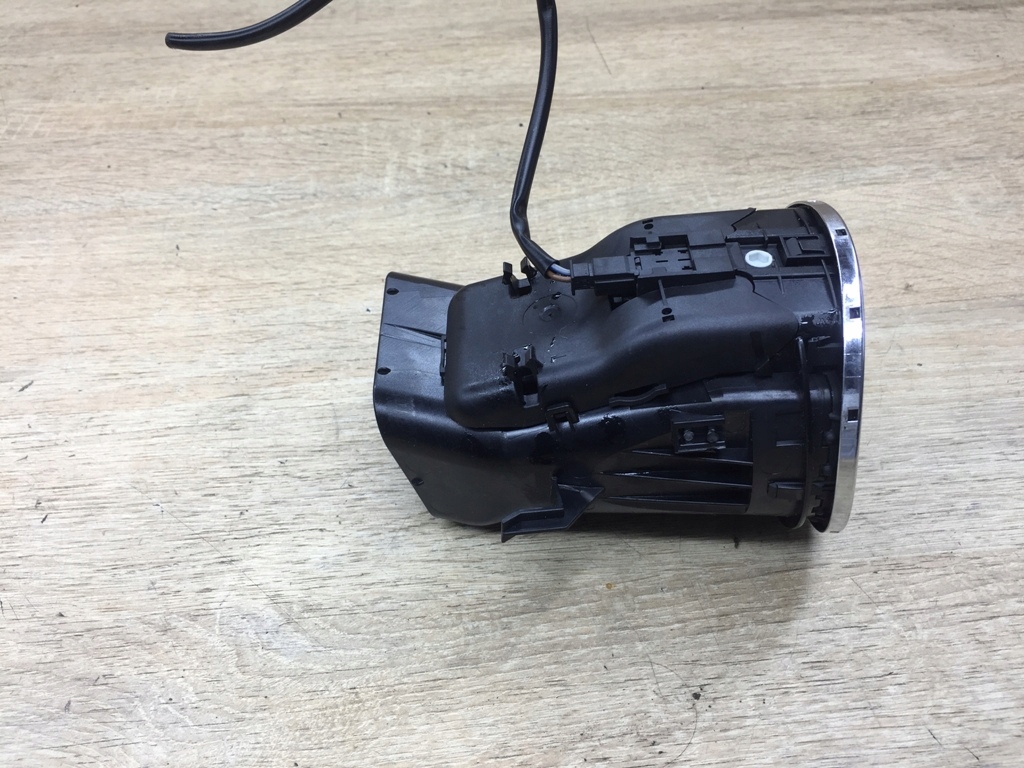 фото №9, Mercedes cls w219 219 правая решётка обдув консоли