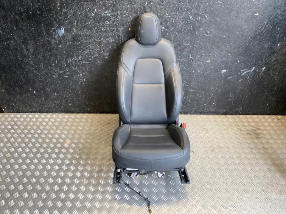 Купить Сиденье пассажира tesla model y 2022