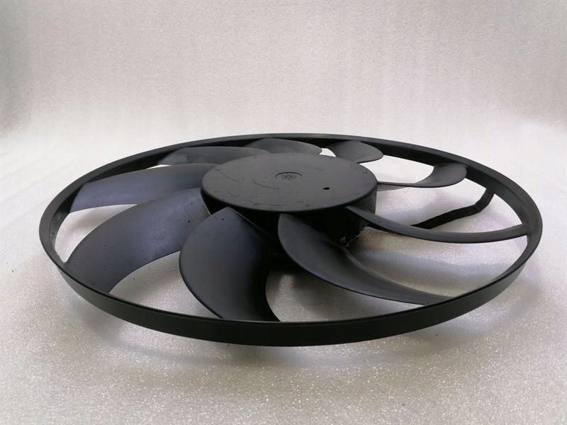 Rolls royce ghost series ii 2 радиатор fan 17117601909 electric Оригинал