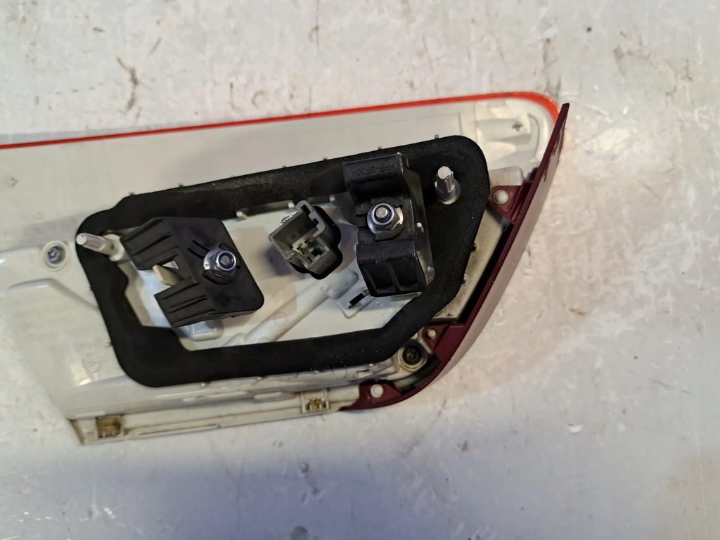 фото №6, Jaguar xe 2017 лампы задние