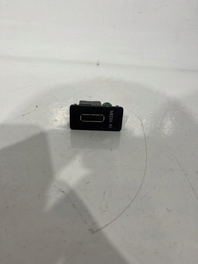 фото №1, Вход media in golf vii 5g0035222a