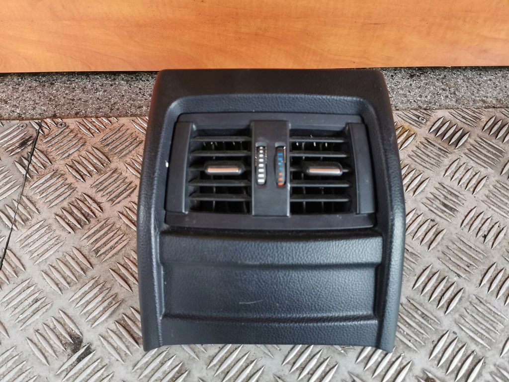 фото №1, Решітка обдув середня тунель bmw f30