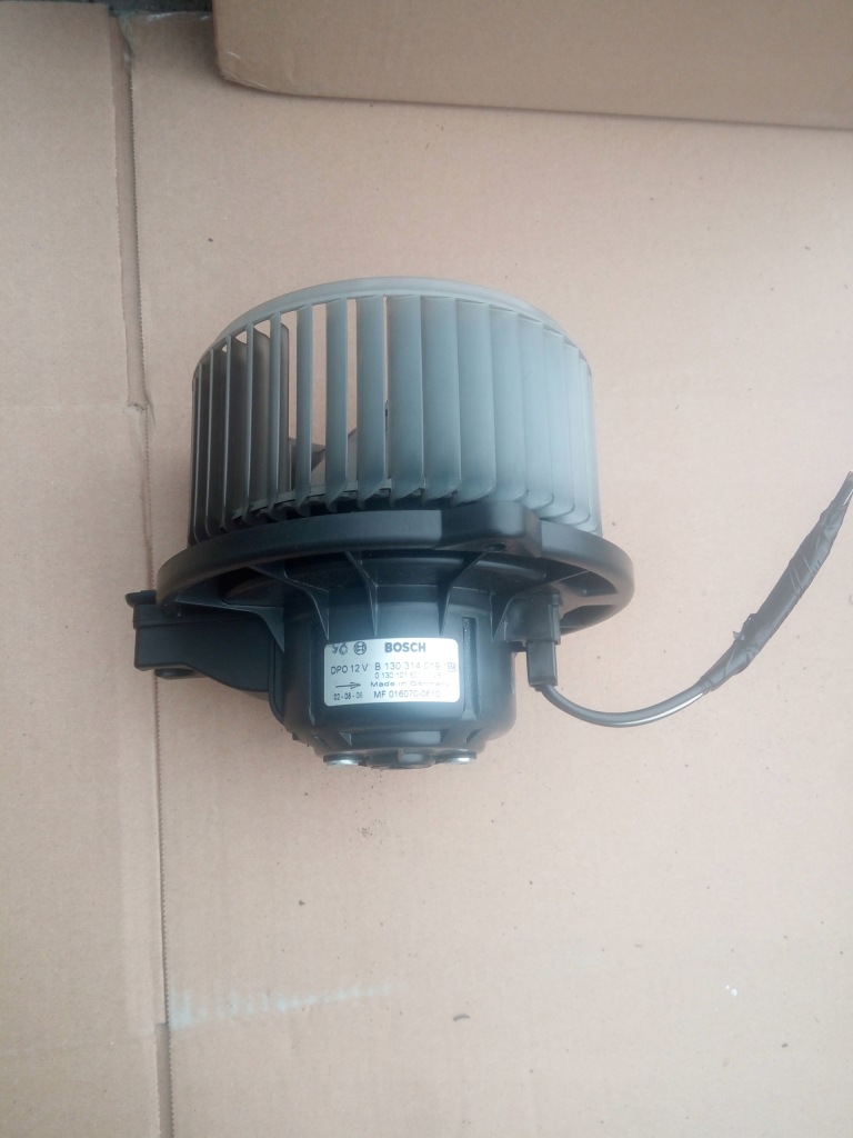 фото №1, Toyota corolla verso ii 04-09 вентилятор обдув