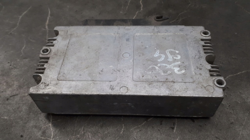 фото №1, 1138219 бортовой компьютер двигателя bmw e36