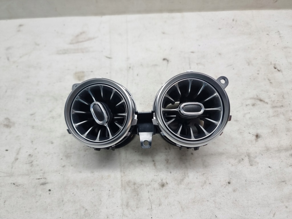 фото №1, Mercedes w257 решётка обдув