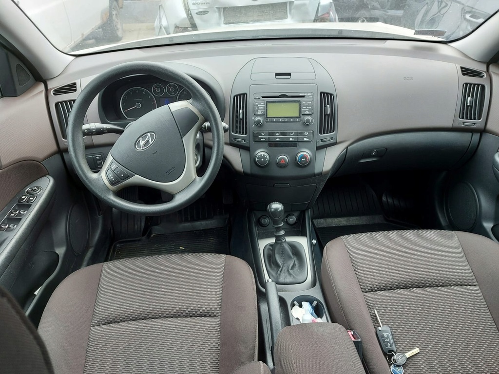фото №6, Приборная панель консоль подушки безопасности hyundai i30 07-12 коричневая