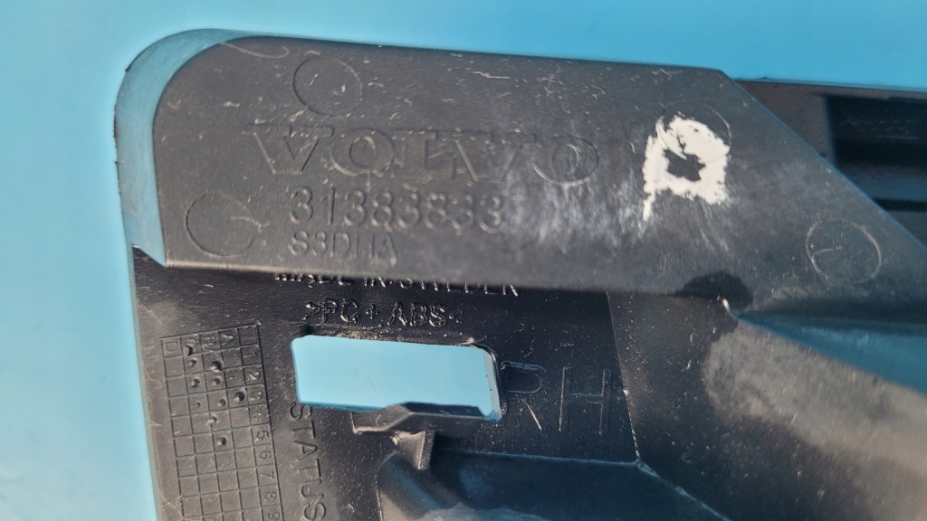 Volvo xc90 2 19r решётка заглушка бампера правая перед 31383833 Недорого