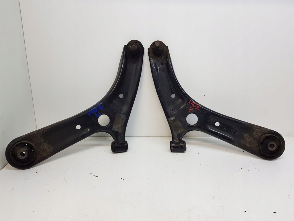 фото №1, Hyundai i10 ii рычаг правый перед 2013-