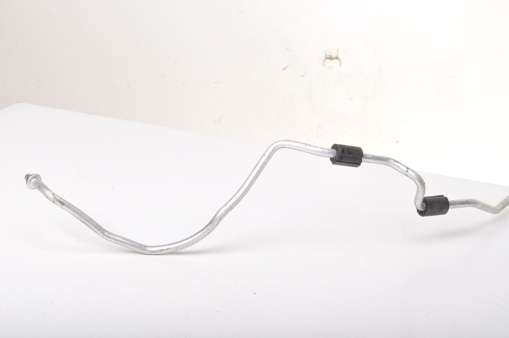 фото №5, Ford fiesta mk8 1.1 шланг кондиционера