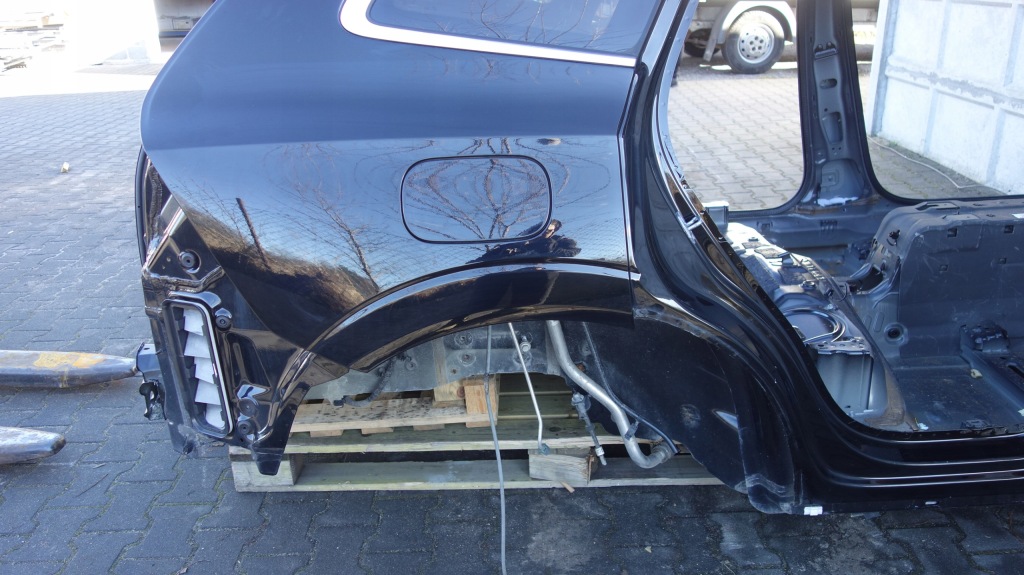 фото №11, Volvo xc60 ii t8 кузов чверть крила дах задня 019