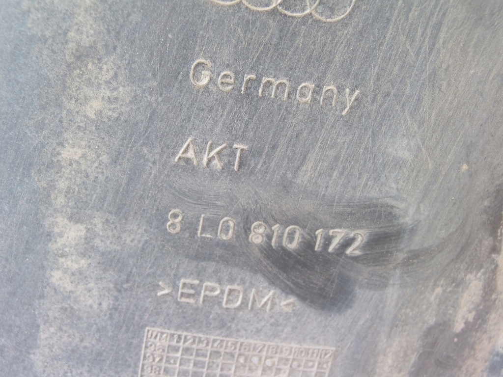фото №6, Підкрилок правий задня 8l0810172 audi a3 8l 3 двері