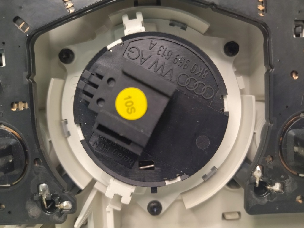 фото №10, 8t0947135f лампа потолочный audi a5 8t