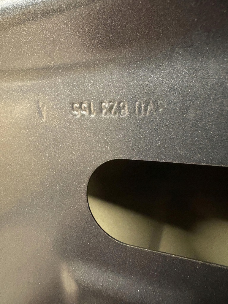 Skoda superb 3 3v0 капот крышка передняя grad 3v0823155 Киев