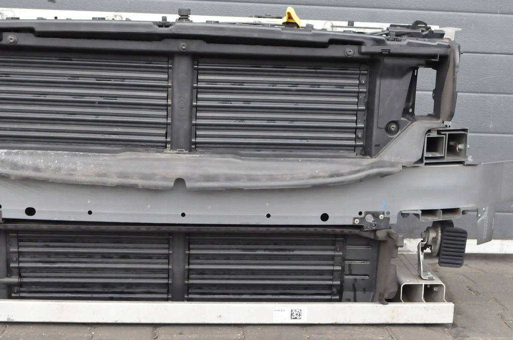 фото №8, Volvo s90 s90 2.0 t4 t5 t6 t8 d3 d4 d5 pas перед передний комплект chłodnnic