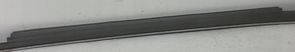 Молдинг прокладка левая mercedes w115 w114 Доставка