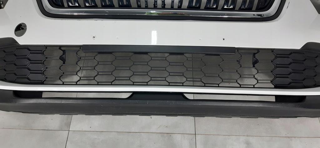 фото №12, Skoda kamiq 19- бампер перед передний решётка радиатора решётка средняя