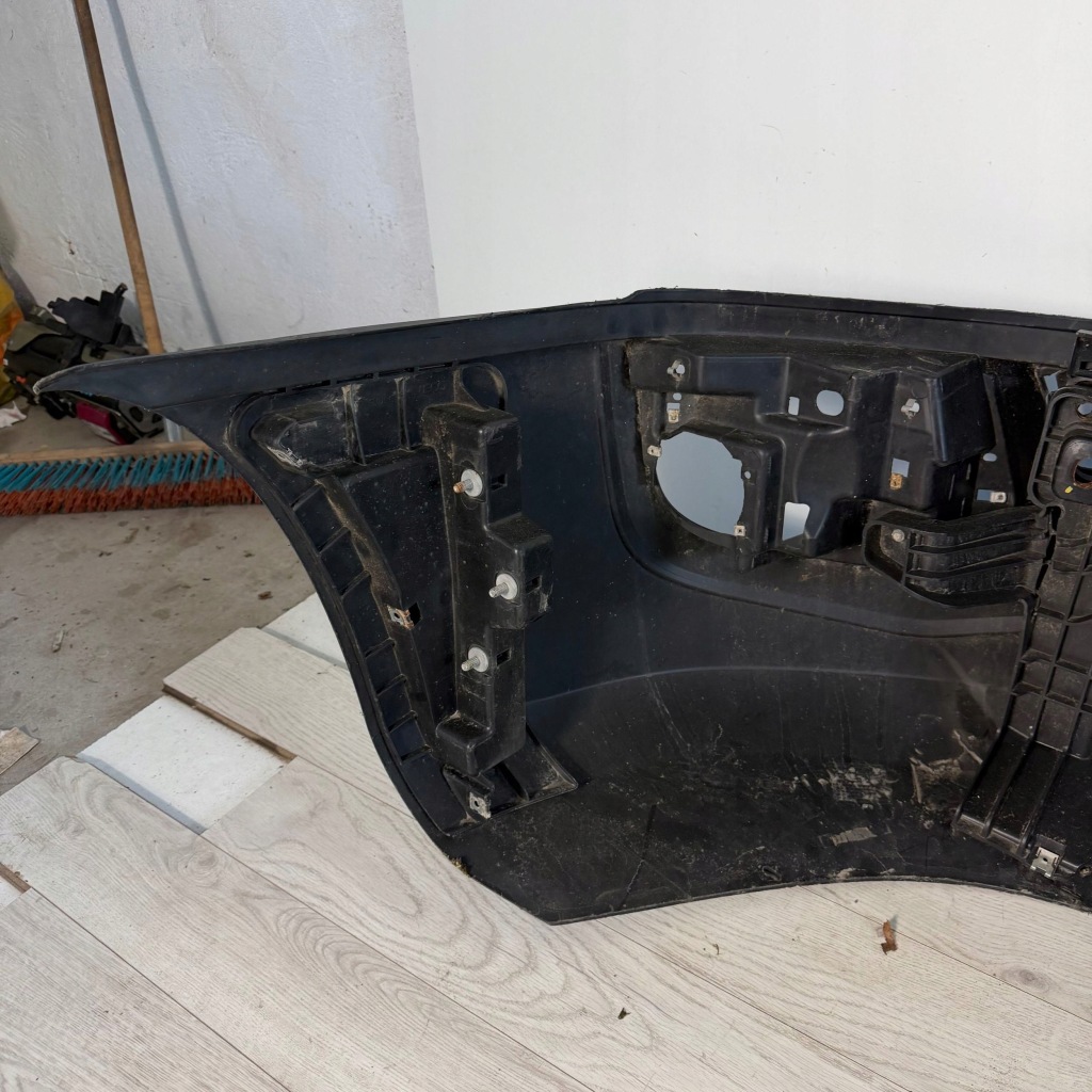 Бампер перед передній iveco daily 4th iv 4 оригінальний номер оригінал 5801529745 Зі Шроту