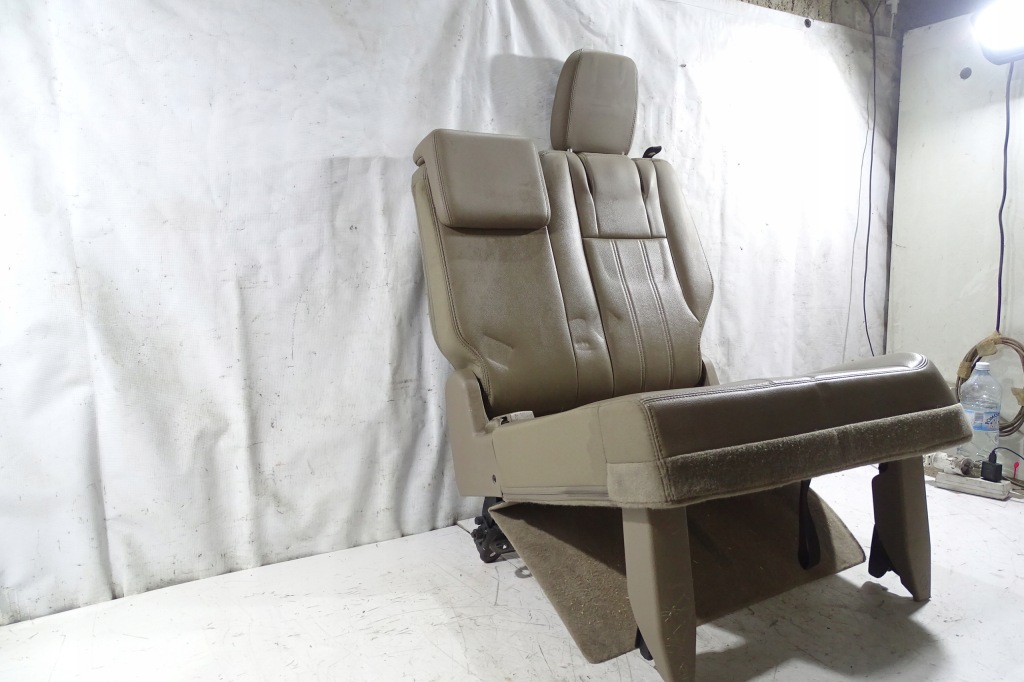 фото №3, Chrysler town country 11- сиденье кожа 3 ряд левый