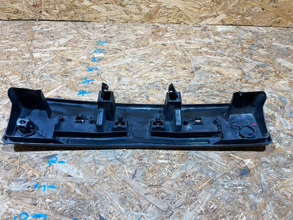 фото №9, Mazda 6 gj iii 3 lift 18-24 молдинг підкладка pod номерний знак бампер перед