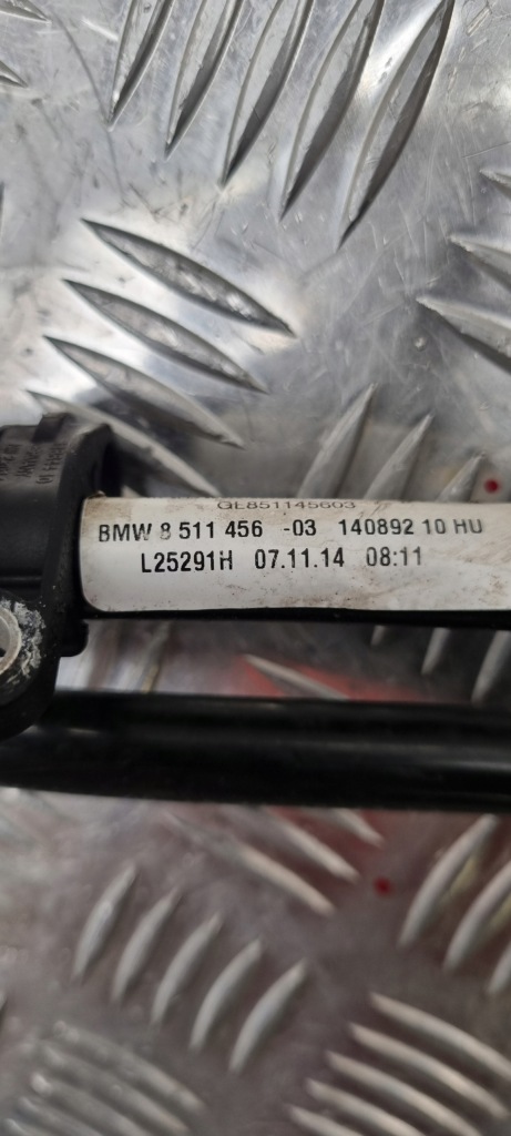 Bmw f10 f20 f30 шланг радіатора оливи 8511456 Оригінал